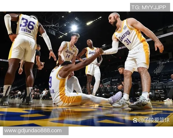 10月1日湖人对热火精彩比赛直播回放全程回顾与分析