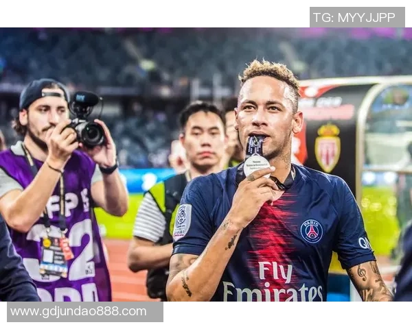 法国杯圣埃蒂安与雷恩激战成和精彩瞬间回顾